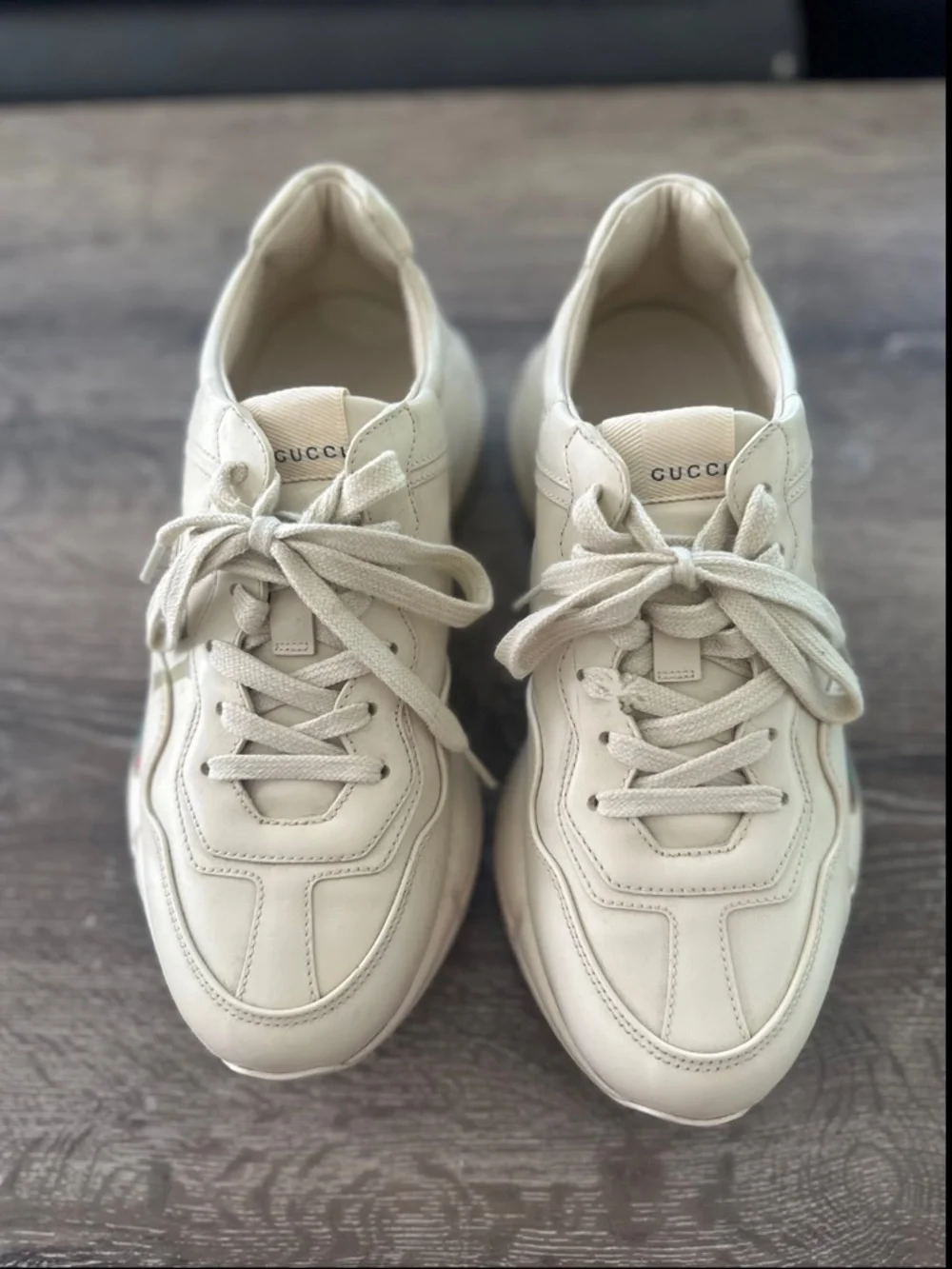 Gucci Cream Leather Sneakers with Green & Red Web Stripe - Picture 3 of 4